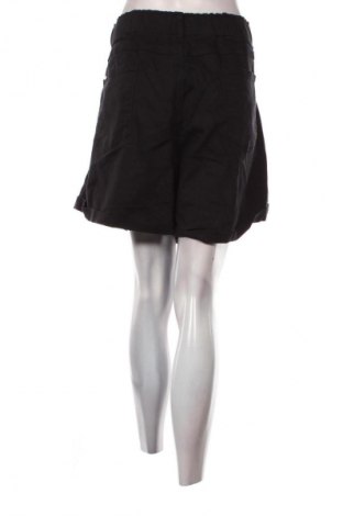 Damskie szorty City Chic, Rozmiar 3XL, Kolor Czarny, Cena 101,99 zł