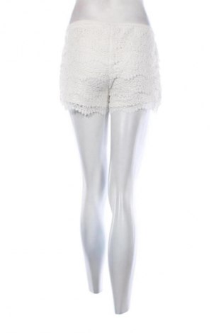 Damen Shorts Fb Sister, Größe L, Farbe Weiß, Preis 10,00 €