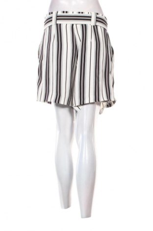 Pantaloni scurți de femei H&M, Mărime M, Culoare Multicolor, Preț 64,99 Lei