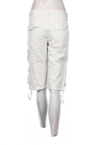Damen Shorts H&M, Größe M, Farbe Ecru, Preis 13,99 €