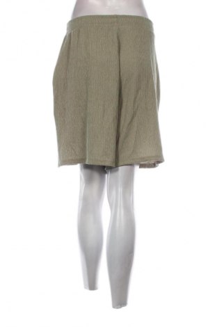 Pantaloni scurți de femei LC Waikiki, Mărime XXL, Culoare Verde, Preț 106,85 Lei