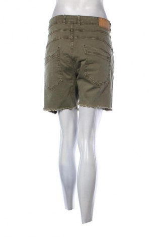 Pantaloni scurți de femei ONLY, Mărime XXL, Culoare Verde, Preț 142,11 Lei