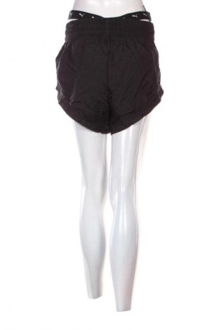 Pantaloni scurți de femei PUMA, Mărime M, Culoare Negru, Preț 115,99 Lei