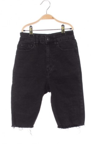 Γυναικείο κοντό παντελόνι Pull&Bear, Μέγεθος XXS, Χρώμα Μαύρο, Τιμή 9,72 €