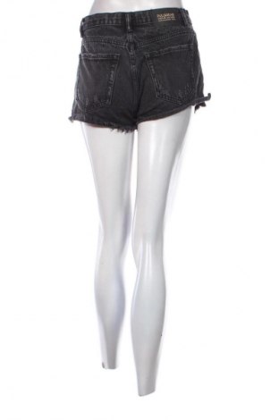 Dámske kraťasy  Pull&Bear, Veľkosť M, Farba Čierna, Cena  9,72 €