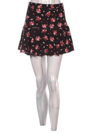 Damen Shorts Stradivarius, Größe S, Farbe Mehrfarbig, Preis 13,99 €