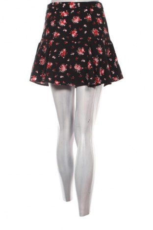 Damen Shorts Stradivarius, Größe S, Farbe Mehrfarbig, Preis 13,99 €