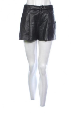 Pantaloni scurți de femei Stradivarius, Mărime S, Culoare Negru, Preț 50,00 Lei