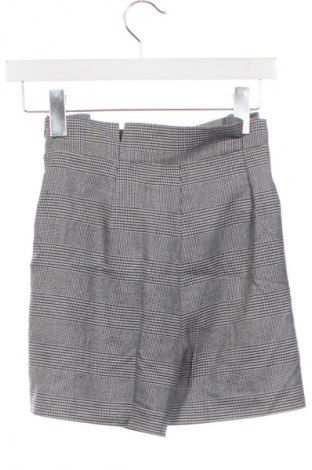 Pantaloni scurți de femei Stradivarius, Mărime XS, Culoare Multicolor, Preț 50,00 Lei