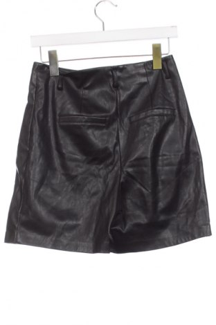 Damen Shorts VILA, Größe XS, Farbe Schwarz, Preis 13,99 €
