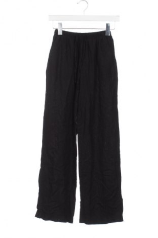 Γυναικείο παντελόνι Bershka, Μέγεθος XS, Χρώμα Μαύρο, Τιμή 18,99 €