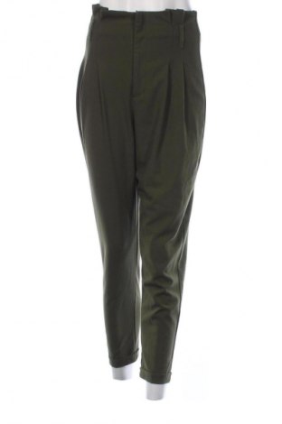 Damenhose Bershka, Größe S, Farbe Grün, Preis 15,70 €