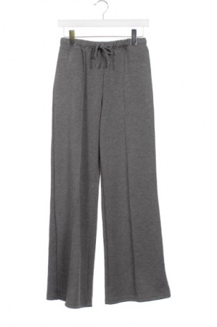 Damenhose Stradivarius, Größe XS, Farbe Grau, Preis 15,00 €