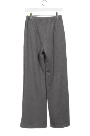 Damenhose Stradivarius, Größe XS, Farbe Grau, Preis 15,00 €