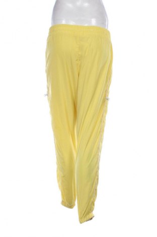 Pantaloni trening de femei Rising, Mărime S, Culoare Galben, Preț 98,99 Lei