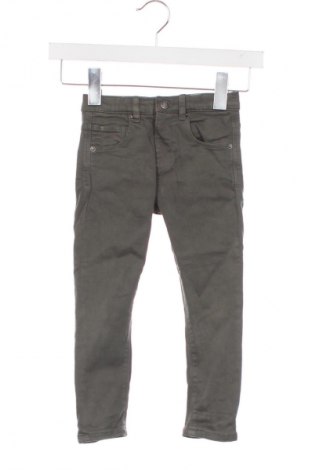 Dziecięce jeansy Zara, Rozmiar 2-3y/ 98-104 cm, Kolor Zielony, Cena 41,38 zł