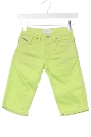 Gyerek rövidnadrág Diesel, Méret 7-8y / 128-134 cm, Szín Zöld, Ár 9 600 Ft