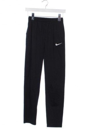 Gyerek sport nadrág Nike, Méret 12-13y / 158-164 cm, Szín Fekete, Ár 9 219 Ft