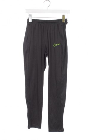 Παιδική κάτω φόρμα Nike, Μέγεθος 13-14y/ 164-168 εκ., Χρώμα Γκρί, Τιμή 21,99 €