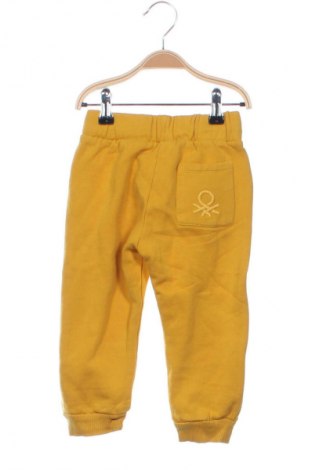 Dziecięce spodnie sportowe United Colors Of Benetton, Rozmiar 18-24m/ 86-98 cm, Kolor Żółty, Cena 32,99 zł