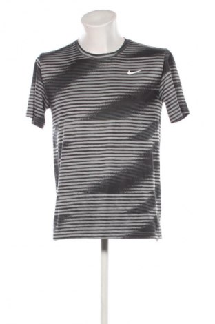 Мъжка тениска Nike, Размер M, Цвят Многоцветен, Цена 27,99 лв.