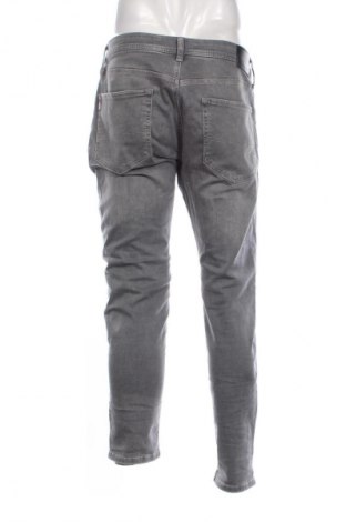 Мъжки дънки Pepe Jeans, Размер L, Цвят Сив, Цена 75,99 лв.