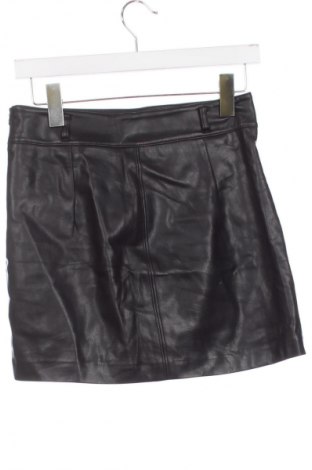 Spódnica Bershka, Rozmiar S, Kolor Czarny, Cena 28,99 zł