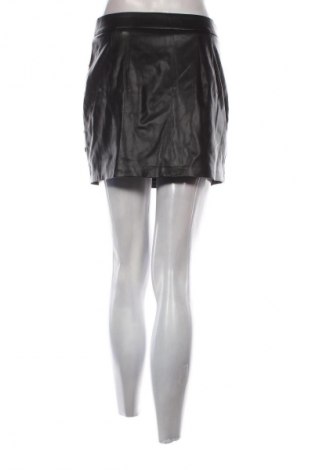 Spódnica Bershka, Rozmiar S, Kolor Czarny, Cena 43,68 zł