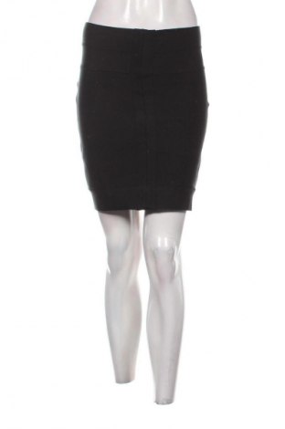Spódnica Lefties, Rozmiar M, Kolor Czarny, Cena 25,99 zł