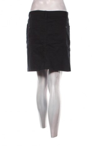 Fustă Zero, Mărime M, Culoare Negru, Preț 139,99 Lei