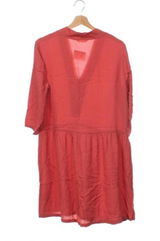 Sukienka Basic Apparel, Rozmiar XS, Kolor Różowy, Cena 124,48 zł