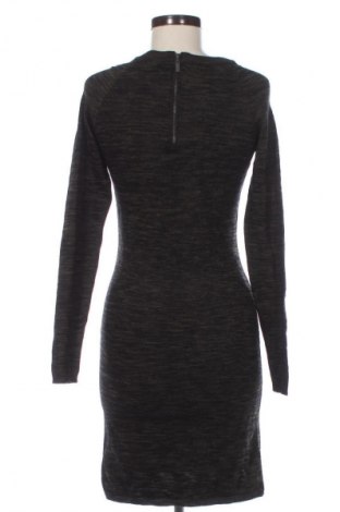 Šaty  Bershka, Velikost M, Barva Vícebarevné, Cena  365,00 Kč