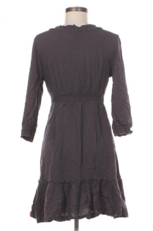 Kleid Edc By Esprit, Größe M, Farbe Grau, Preis € 13,99