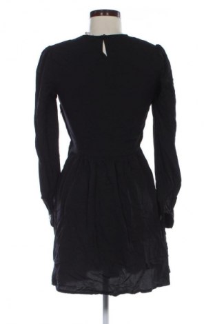 Рокля H&M Divided, Размер S, Цвят Черен, Цена 29,99 лв.