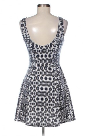 Kleid H&M Divided, Größe M, Farbe Mehrfarbig, Preis 15,00 €