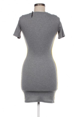 Рокля H&M Divided, Размер S, Цвят Сив, Цена 29,00 лв.