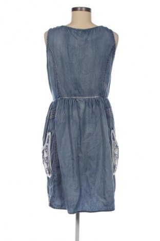Šaty  Lee Cooper, Veľkosť M, Farba Modrá, Cena  24,57 €