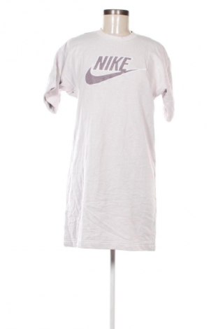 Рокля Nike, Размер M, Цвят Лилав, Цена 55,99 лв.