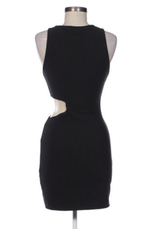 Kleid Pull&Bear, Größe M, Farbe Schwarz, Preis € 14,83
