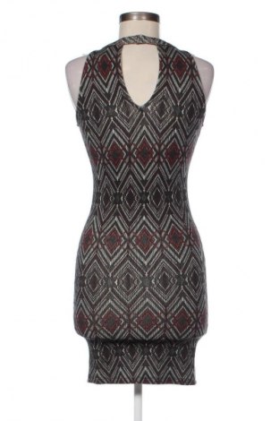 Φόρεμα Pull&Bear, Μέγεθος S, Χρώμα Πολύχρωμο, Τιμή 18,99 €