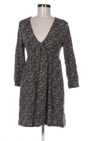 Kleid Pull&Bear, Größe M, Farbe Mehrfarbig, Preis € 17,99