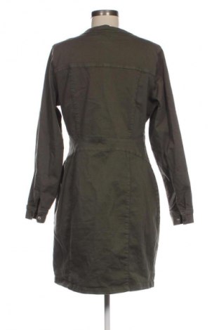 Kleid Reserved, Größe XL, Farbe Grün, Preis 25,14 €