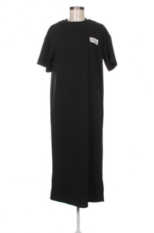 Φόρεμα SHEIN, Μέγεθος S, Χρώμα Μαύρο, Τιμή 18,99 €