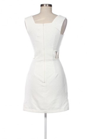 Ruha Unbranded, Méret M, Szín Fehér, Ár 5 800 Ft