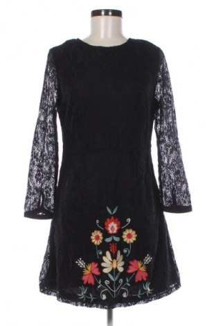 Sukienka Urban Bliss, Rozmiar M, Kolor Czarny, Cena 104,89 zł