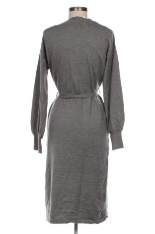 Kleid VILA, Größe M, Farbe Grau, Preis 53,99 €