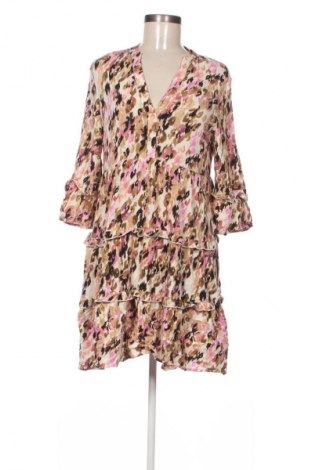 Рокля Vero Moda, Размер L, Цвят Многоцветен, Цена 27,99 лв.