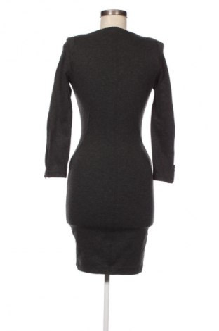 Рокля Zara, Размер S, Цвят Сив, Цена 34,99 лв.