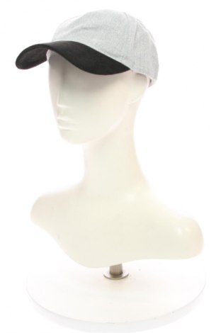 Mütze Reserved, Farbe Mehrfarbig, Preis € 6,90