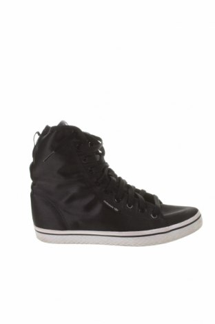 Дамски обувки Adidas Originals, Размер 40, Цвят Черен, Текстил, Цена 54,60 лв.